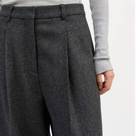 Skall Studio Bob Bukser, Dark Grey